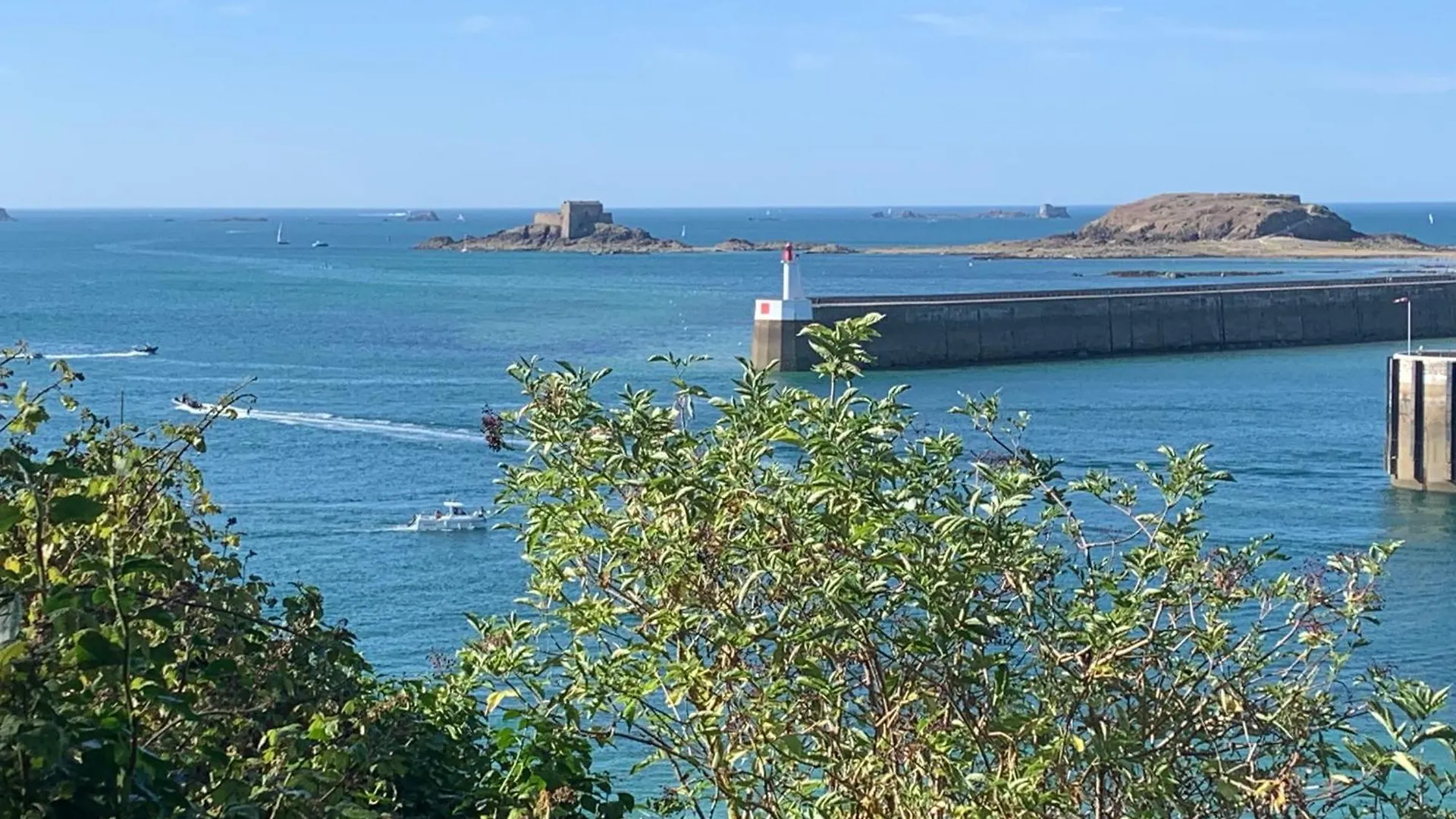 Charme Emeraude Saint-Malo 0*,